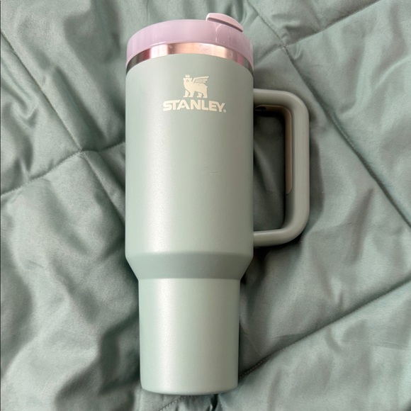 Stanley Mint Green Travel Mug with Handle - Picture 1 of 3